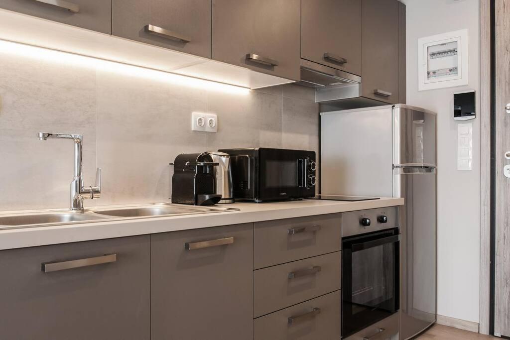 Apartment In Keramikos, Atene Esterno foto